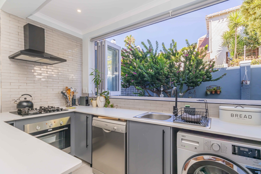 To Let 2 Bedroom Property for Rent in Sea Point Western Cape